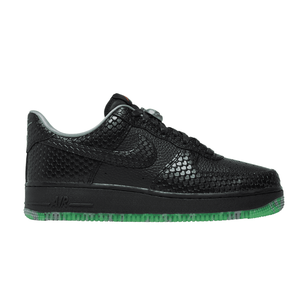 Black Nike Air Force 1 Low PRM Halloween 2023 with scale-textured panels and green outsole